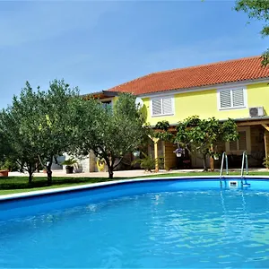 Luka Biograd - Apartment Benkovac