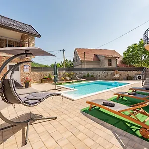 Toni Apartment Gracac (Zadar)